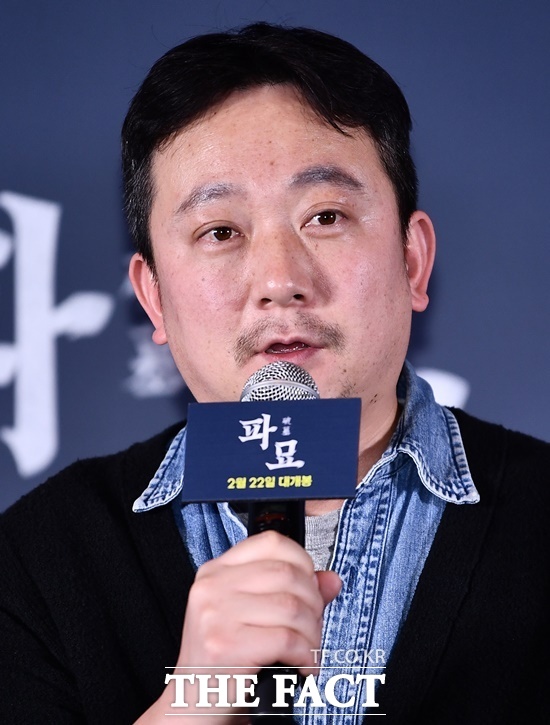 천만 감독의 자신감일까? 아니면 자신의 영향력을 너무 믿은 무리수일까? '뱀피르'는 유아인의 논란을 알고도 선택한 작품이다. 사진은 감독 장재현이 2024년 2월 영화 '파묘' 기자간담회 당시 인사말을 하고 있다. /박헌우 기자