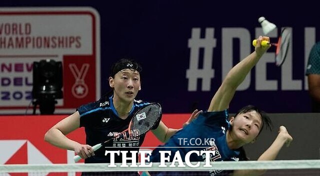 배드민턴 여자 복식 백하나-이소희 조가 세계선수권대회에서 정상에 오르며 한국에 31년 만의 여자 복식 금메달을 안겼다. /뉴시스