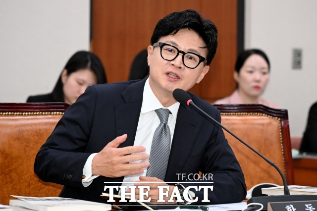 한동훈 무소속 의원은 23일 자신의 페이스북에 노웅래 전 더불어민주당 의원의 불법 정치자금 수수 혐의 무죄 판결과 관련한 이재명 대통령의 사과를 '공소취소 빌드업'이라고 주장했다. /박상민 기자
