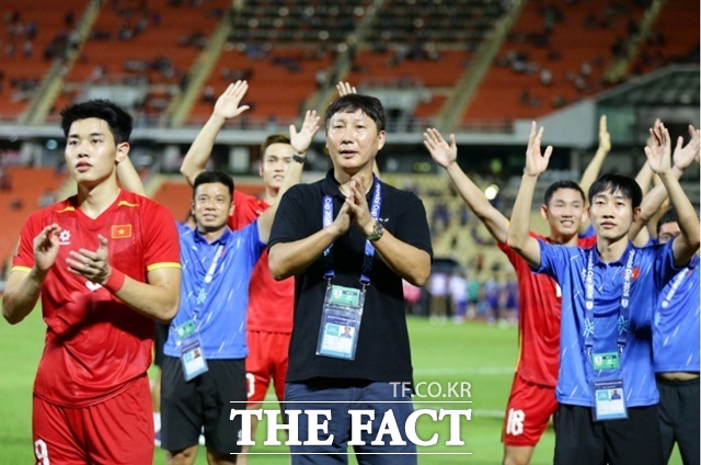 '박항서 매직' 이후 다시 베트남 축구에 등장한 한국인 지도자 열풍의 주인공 김상식 감독./베트남 축구연맹