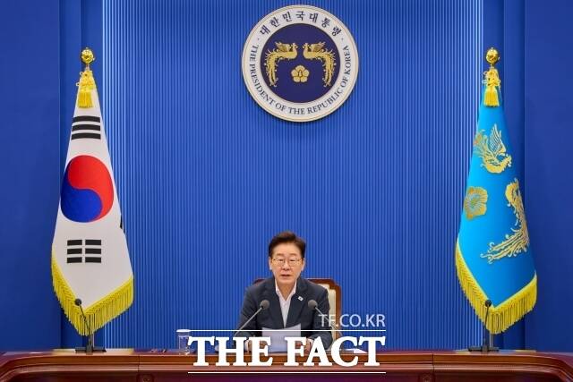 이재명 대통령은 24일 대통령 친인척과 고위급 참모들의 비위를 감찰하는 특별감찰관 후보자로 최길수 변호사를 지명했다. 이재명 대통령이 21일 청와대에서 주재한 제1차 반부패정책협의회에서 발언하고 있다. /청와대