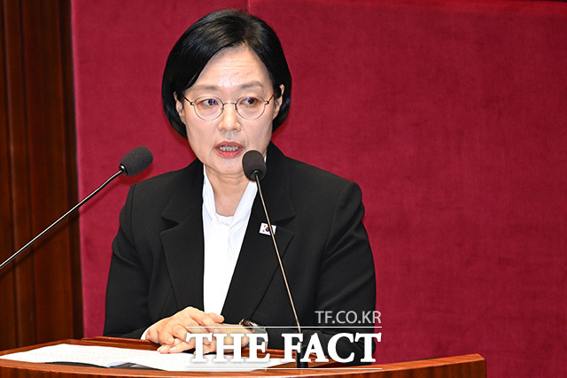 예산결산특별위원회 전체회의에 참석한 한성숙 국무총리.