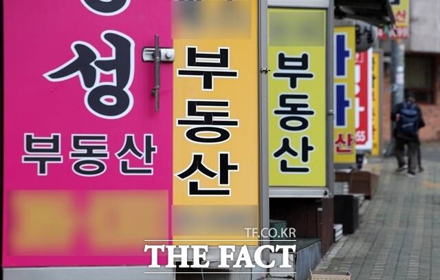 직방에 따르면 9월 전국 아파트 입주 물량이 전월보다 30% 넘게 줄어든다. 지방 입주 물량이 크게 감소하면서 전체 물량 감소를 이끌었다. /뉴시스