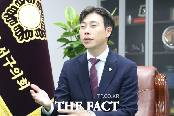 설재영 대전시 서구의회 부의장(국민의힘, 서구 라)이 19일 <더팩트>와 인터뷰를 진행하고 있다. /정예준 기자