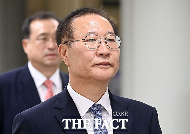 내란중요임무종사 혐의로 기소된 박성재 전 법무부 장관이 지난 6월 서울 서초구 서울중앙지방법원에서 열린 1심 선고 공판에 출석하고 있다. /서예원 기자
