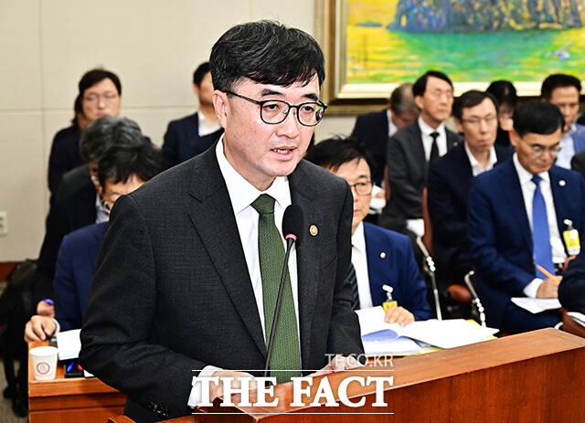 2025회계연도 결산에 대한 제안설명하는 임기근 국무조정실장.
