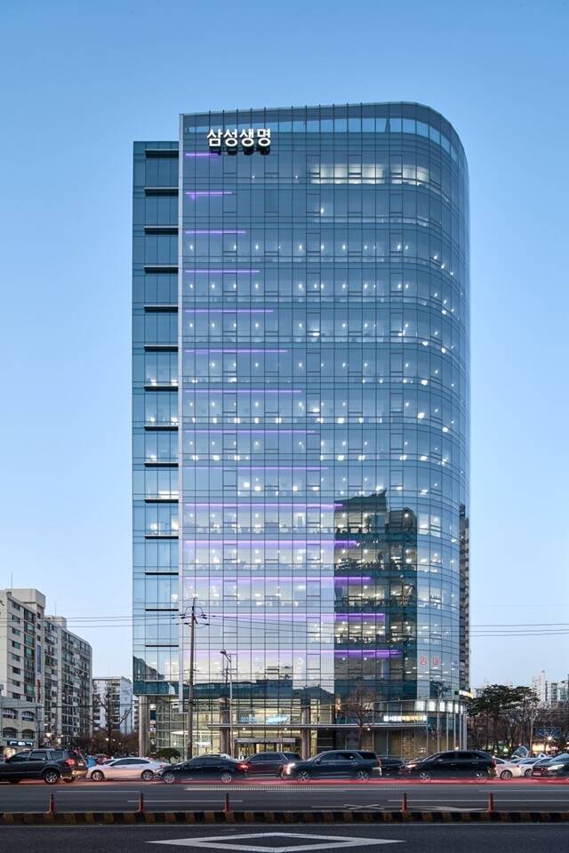 알스퀘어는 세빌스코리아와 함께 매각 자문을 맡은 서울 영등포구 에이원타워 당산이 1630억 원에 거래를 마쳤다고 24일 밝혔다. NH올원리츠가 보유했던 자산을 삼성FN리츠가 인수했으며, 지난 13일 거래가 최종 완료됐다. /알스퀘어