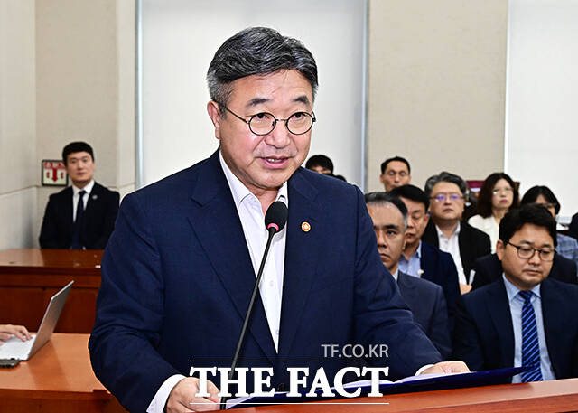 2025회계연도 결산에 대한 제안설명하는 윤호중 행정안전부 장관.