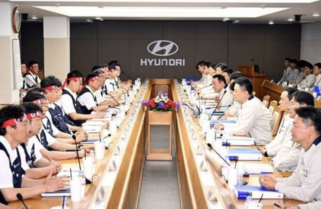 현대차 노사가 24일 오후 울산공장에서 17차 교섭에 나선다. /현대차