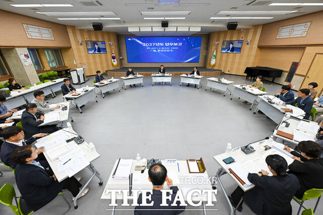 영주시가 24일 부터 31일까지 6일간 시청 강당에서 2027년도 업무보고를 열고 올해 주요 사업의 추진 상황을 점검한다. /영주시