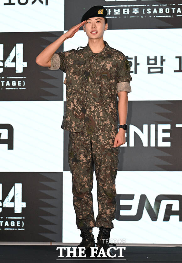 배우 남태우, 이원정, 이현균, 오대환, 김동준, 김민호(왼쪽 위부터 시계 방향)가 24일 오후 서울 구로구 신도림 디큐브시티 더 세인트 그랜드볼룸에서 열린 ENA 새 월화드라마 '신병4: 사보타주' 제작발표회에 참석해 포즈를 취하고 있다. /박상민 기자