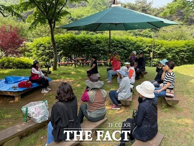 2025년 당진시 숲에서 건강 더하기 프로그램 운영 장면. /당진시