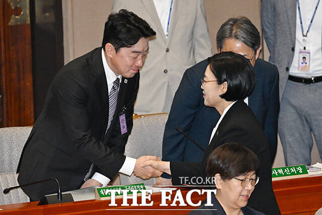 예산결산특별위원회 전체회의에 참석한 한성숙 국무총리.