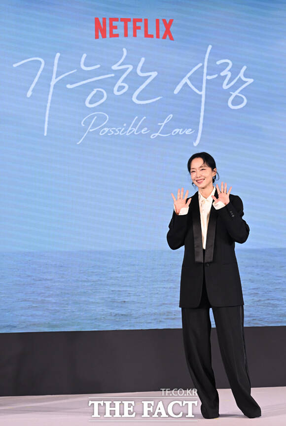 '가능한 사랑'으로 만난 배우 조여정과 이창동 감독, 전도연 (왼쪽부터).