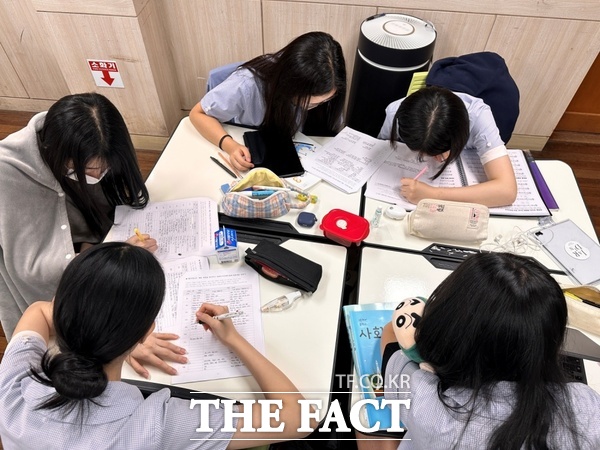 지난 7월 10일부터 16일까지 호수돈여자중학교가 진행한 러닝 페어 행사 모습. /정예준 기자