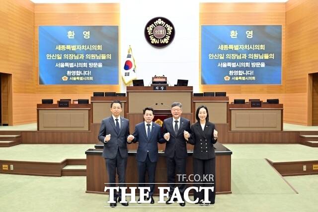 안신일 세종시의장이 24일 서울시의회를 방문하고 행정수도 완성을 위해 협력해달라고 요청했다. /세종시의회