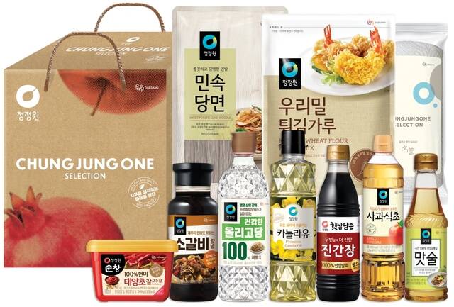 대상 청정원은 실속형 제품부터 프리미엄 제품들로 구성한 추석 선물세트를 공개했다. 가성비와 실용성을 강화한 점이 특징이다. /대상 청정원