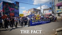  전남광주시 신안군 주민들 