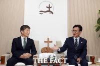  한국기독교교회협의회 찾은 김민석 더불어민주당 대표 [TF사진관]