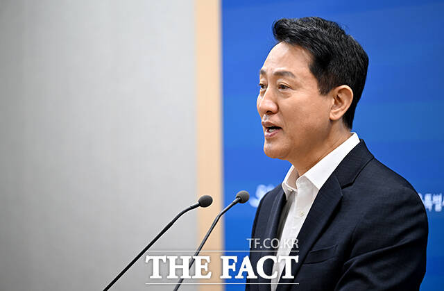 오세훈 서울시장이 26일 오전 서울 중구 서울시청 브리핑룸에서 김윤덕 국토교통부 장관과의 주택공급 관련 2차 회동에 대한 입장을 밝히고 있다. /박상민 기자