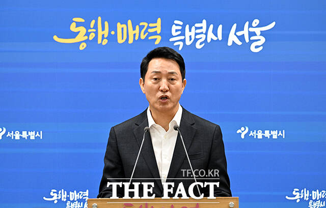 오세훈 서울시장이 26일 오전 서울 중구 서울시청 브리핑룸에서 김윤덕 국토교통부 장관과의 주택공급 관련 2차 회동에 대한 입장을 밝히고 있다. /박상민 기자