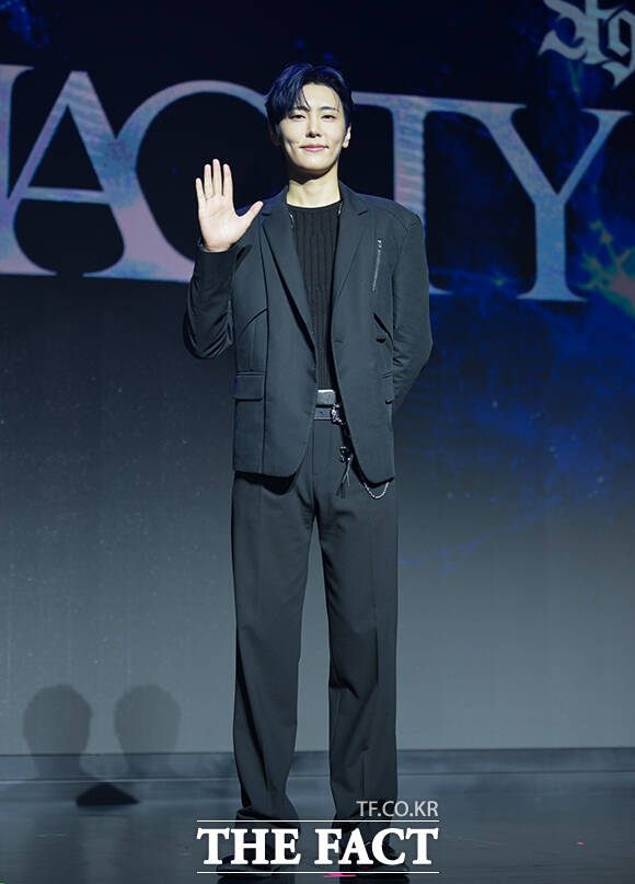 그룹 SF9 인성과 휘영, 영빈, 찬희, 다원, 재윤(왼쪽부터)이 26일 오후 서울 마포구 큐브컨벤션센터에서 열린 정규 2집 발매 쇼케이스에 참석해 포즈를 취하고 있다. /박헌우 기자