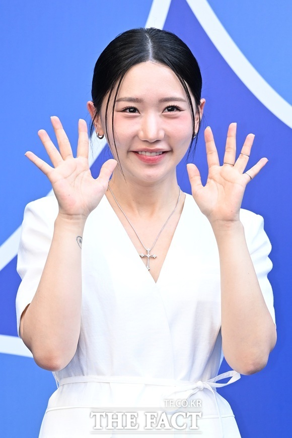 가수 송하예가 유튜버 겸 가수 조매력과 연내 결혼한다./더팩트DB