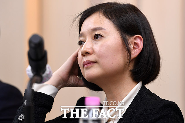 한미약품이 단일 후보물질 기준 사상 최대 규모의 기술수출을 성사시켰다. 창업주 고(故) 임성기 선대회장의 타계와 수년간 이어진 경영권 분쟁 속에서 거둔 성과다. 업계에서는 이번 쾌거의 주역으로 임 선대회장의 장녀이자 그룹의 연구개발(R&D)을 실질적으로 이끌어온 임주현 한미그룹 부회장을 주목한다. 사진은 임 부회장. /더팩트 DB