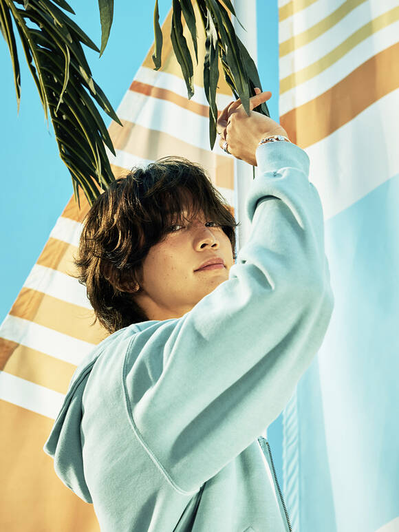 민호가 오는 9월 7일 미니 2집 'Make it hot'을 발매한다. 동명의 타이틀곡을 비롯해 '나의 이야기'를 담은 6곡이 수록된다. /SM엔터