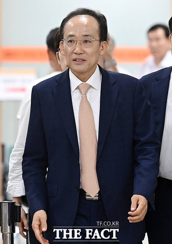12·3 비상계엄 당시 국회의 계엄 해제 표결을 방해한 혐의를 받는 추경호 대구시장이 26일 오전 서울 서초구 서울중앙지방법원에서 열린 내린중요임무종사 혐의 공판에 출석하고 있다. /박헌우 기자