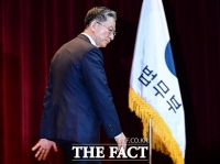  법무부 떠나는 정성호, 13개월 임기 마치고 퇴임 [TF사진관]