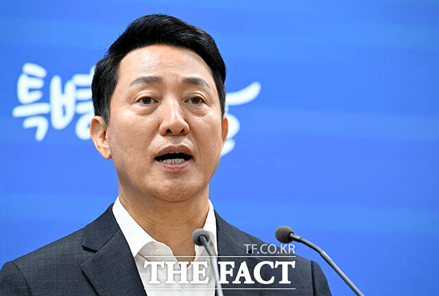오세훈 서울시장이 500세대 이하 정비사업의 정비구역 지정 권한을 자치구에 이양하는 방안을 두고 