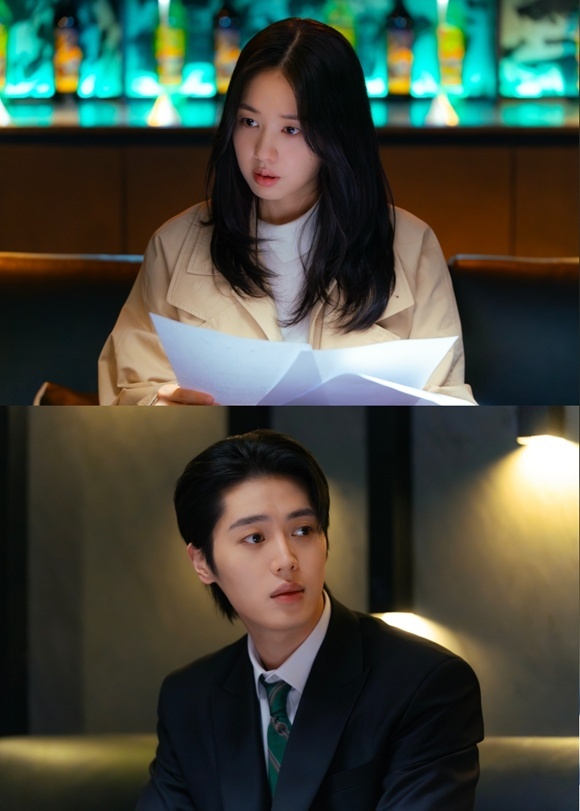 KBS2 새 토일 미니시리즈 '너 말고 다른 연애'가 배우 안은진(위)과 이주안의 모습을 담은 스틸을 공개했다. /KBS2