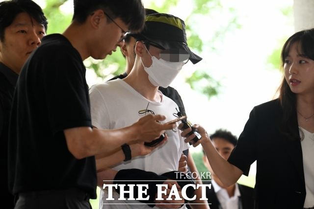 서울 은평구 아파트 단지에서 발생한 일본도 살인사건 가해자의 부친이 피해자를 비하하는 댓글을 작성한 혐의로 항소심에서도 징역형 집행유예를 선고받았다. /서예원 기자
