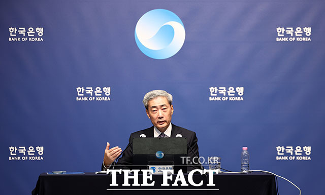신현송 한국은행 총재가 27일 서울 중구 한국은행에서 열린 금융통화위원회 통화정책방향 기자간담회에서 발언하고 있다. /사진공동취재단