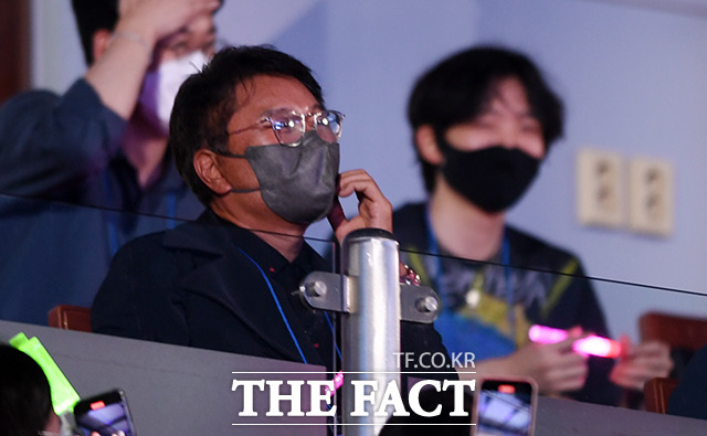 SM엔터테인먼트가 창립자이자 최대주주였던 이수만 전 총괄프로듀서에게 5년간 약 600억원의 프로듀싱 대가를 지급한 것은 과도하지만, 이를 이유로 약 129억원의 세금을 부과한 처분은 위법하다는 법원 판단이 나왔다./임영무 기자