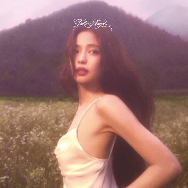 가수 제니가 28일 오후 1시 새 EP 'Fallen Angel'의 음원을 발매한다. 음반은 10월 30일 발매 예정이다./OA엔터테인먼트