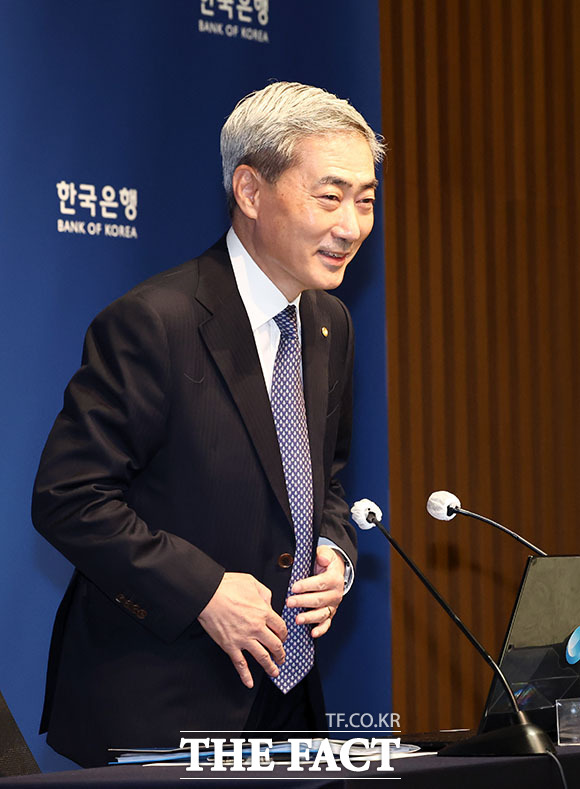 신현송 한국은행 총재가 27일 서울 중구 한국은행에서 열린 금융통화위원회 통화정책방향 기자간담회에서 발언하고 있다. /사진공동취재단