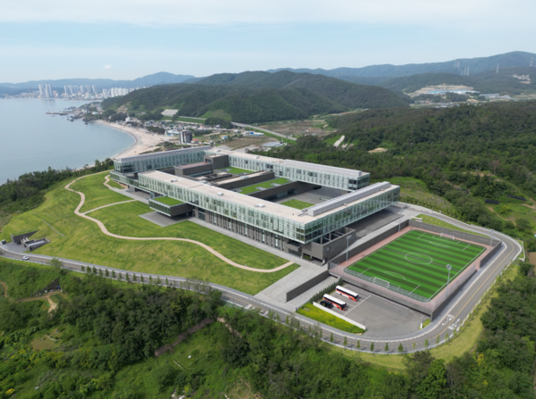 현대자동차·기아가 경북 경주시에 AI 특화 공동훈련센터를 개소했다. 협력사 전용 교육 시설이 들어선 '현대차그룹 글로벌상생협력센터(GPC)' 전경. /현대차그룹