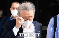  홍원식 전 남양유업 회장, 444억 퇴직금 소송 1심 패소