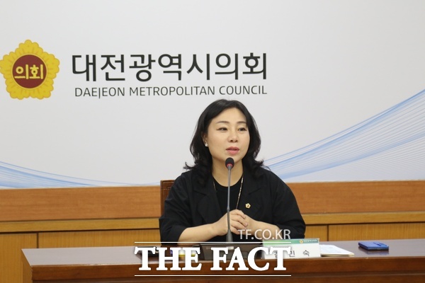 28일 시의회 소통실에서 대전SDGs 정책포럼이 열린 가운데 김민숙 대전시의원이 발언하고 있다. /정예준 기자