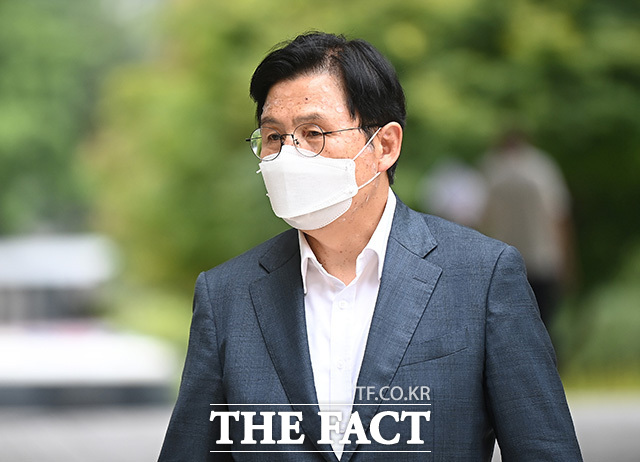 황교안 자유와혁신 대표가 28일 오전 서울 서초구 서울중앙지방법원에서 열린 내란선동 등 혐의 관련 공판에 출석하고 있다. /남용희 기자