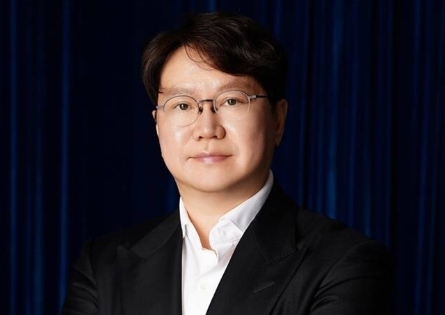 곽동신 한미반도체 회장이 일반 관람객을 대상으로 개인전을 여는 것은 이번이 처음이다. /한미반도체
