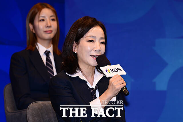 질의답변하는 김문정 음악감독.