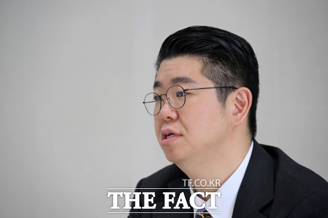박기태 법무법인 한중 변호사가 25일 오전 서울 서초구 법무법인 한중에서 <더팩트>와 인터뷰를 하고 있다. /서예원 기자