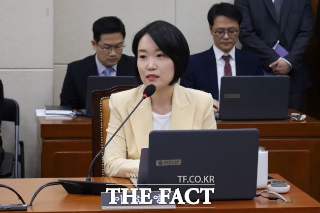 이재명 대통령이 제7대 중소벤처기업부 장관 후보자로 변호사 출신의 재선 국회의원인 이소영 더불어민주당 의원을 지명한 가운데 중소기업·소상공인·여성기업계가 일제히 환영 입장을 냈다. /더팩트 DB