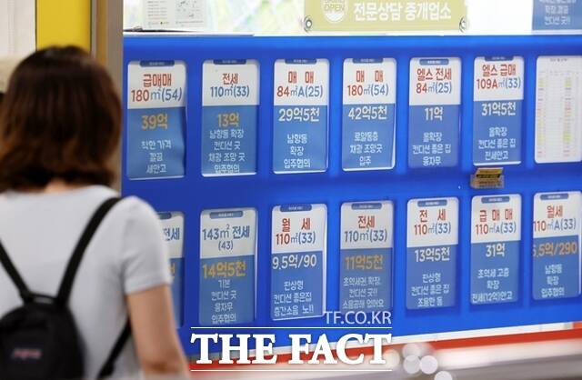 한국주택금융공사가 주택 프로젝트파이낸싱(PF) 사업장의 자금 조달을 돕기 위해 PF 보증을 최대 100%까지 확대하고 관련 규제를 완화한다. /뉴시스