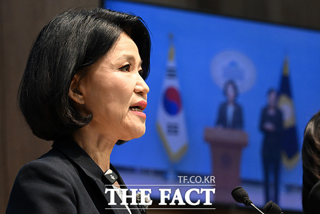이진숙 국민의힘 의원이 31일 오후 서울 여의도 국회 소통관에서 기자회견을 열고 발언을 하고 있다. /국회=남용희 기자