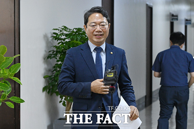 입장 밝히는 김승원 법무부 장관 후보자.
