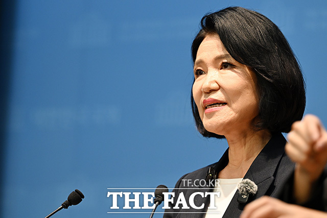 이진숙 국민의힘 의원이 31일 오후 서울 여의도 국회 소통관에서 기자회견을 열고 발언을 하고 있다. /국회=남용희 기자